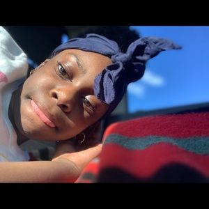 Meet your Posher, Johnasia